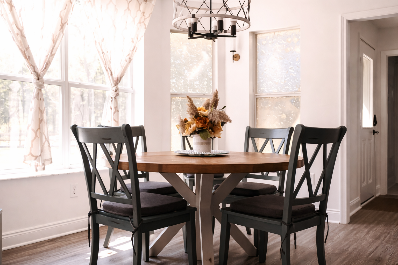 Kitchen Dining Area